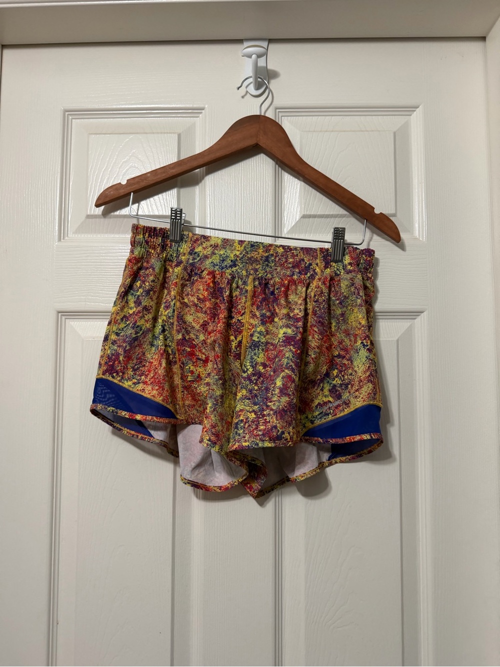 Lululemon athletica hotty hot shorts seawheeze size 10 tall euc
